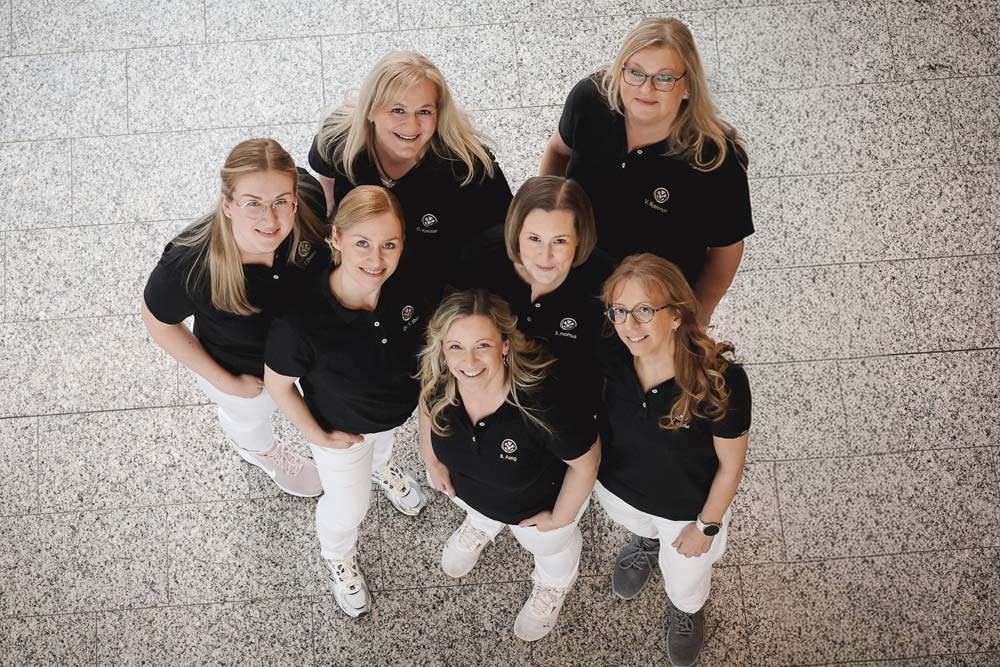 Orthopädie Wernau - Jörg / Ebel - Gruppenfoto des Praxisteams